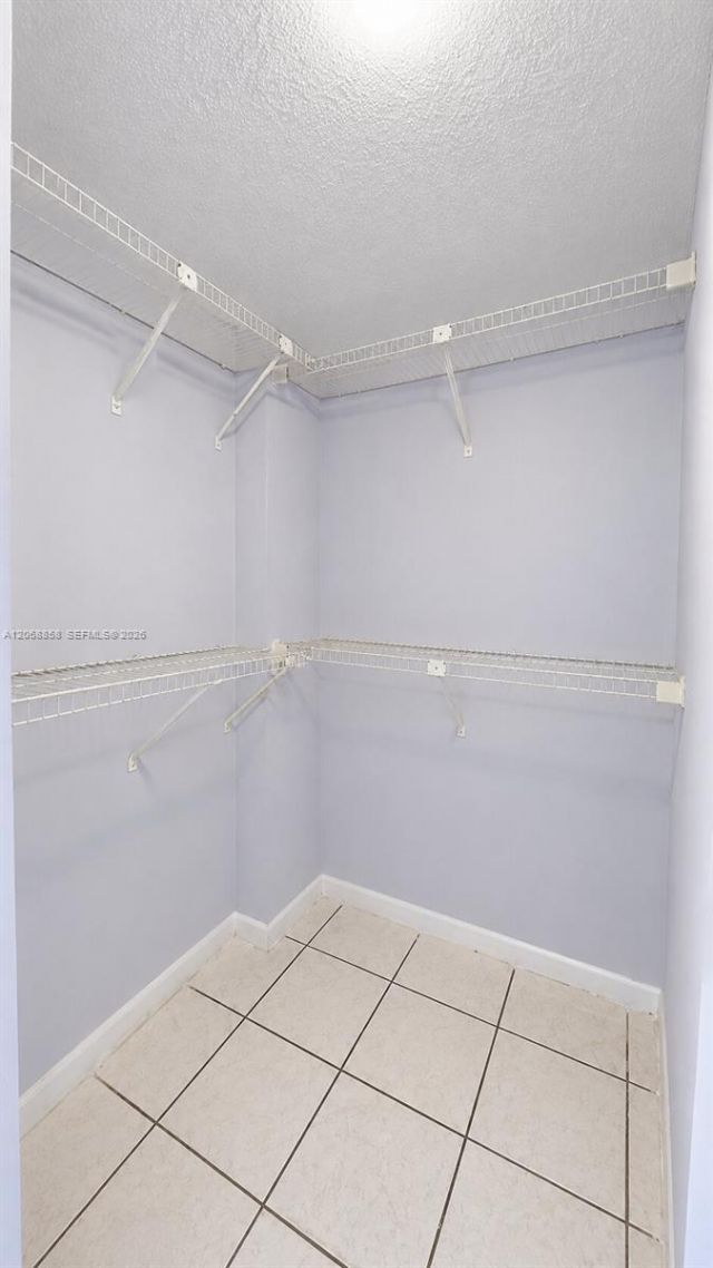 5290 W 21st Ct , Unit 304, Hialeah, FL 33016 Photo