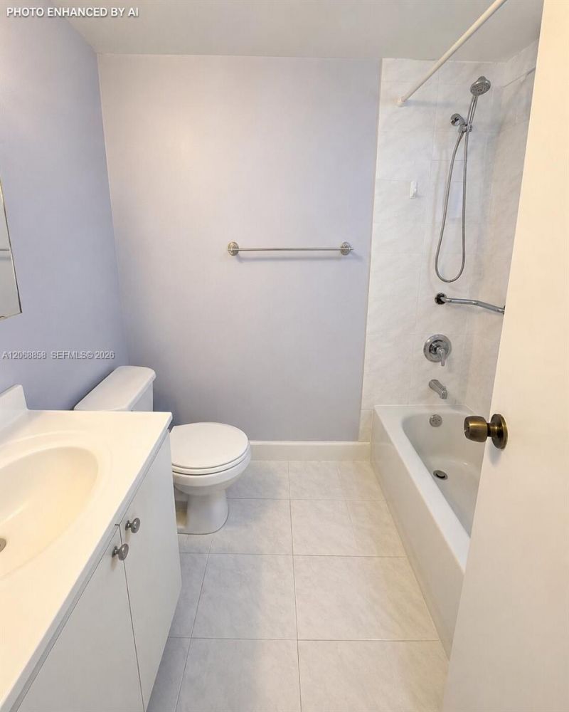 5290 W 21st Ct , Unit 304, Hialeah, FL 33016 Photo