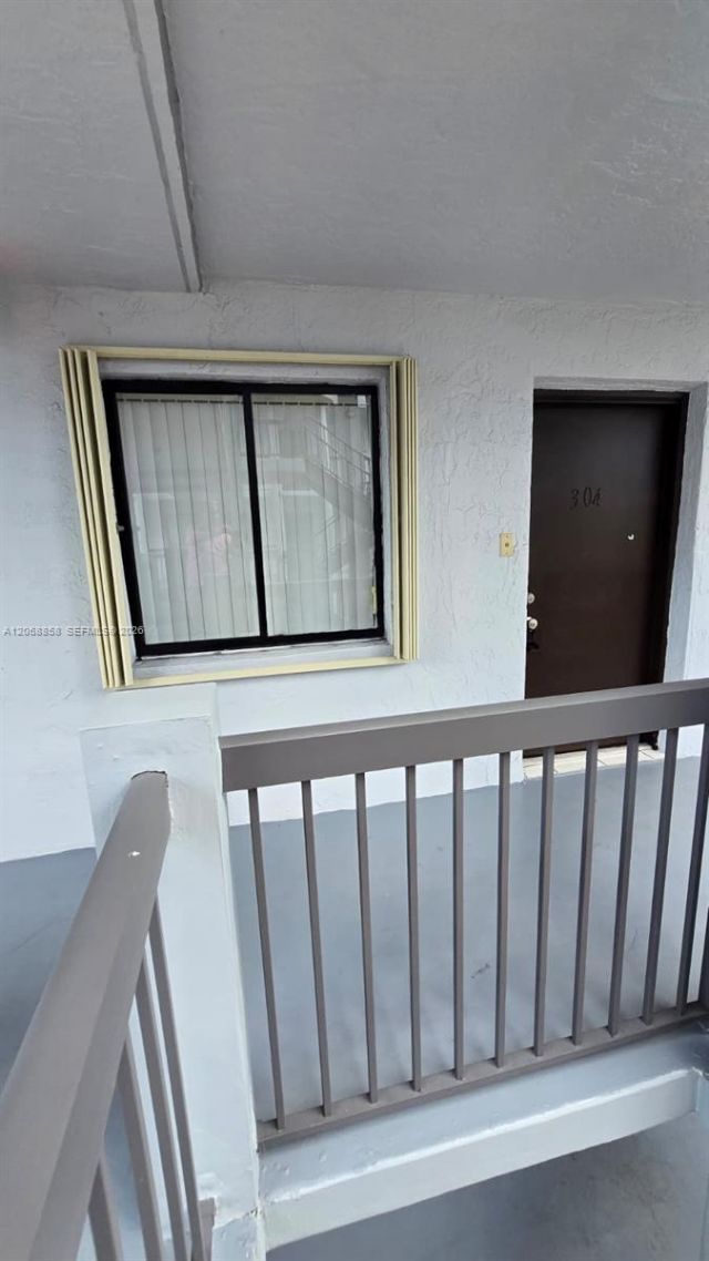 5290 W 21st Ct , Unit 304, Hialeah, FL 33016 Photo
