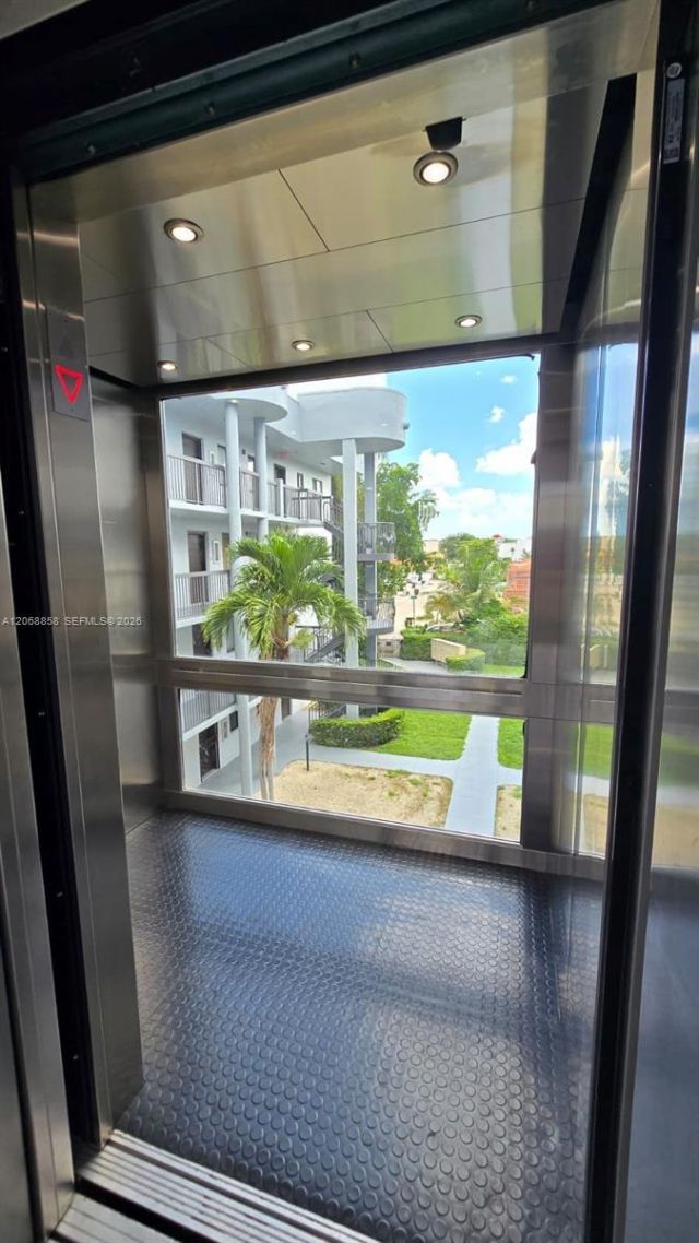 5290 W 21st Ct , Unit 304, Hialeah, FL 33016 Photo