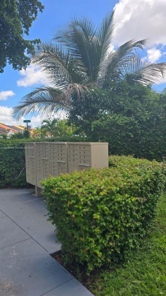 5290 W 21st Ct , Unit 304, Hialeah, FL 33016 Photo