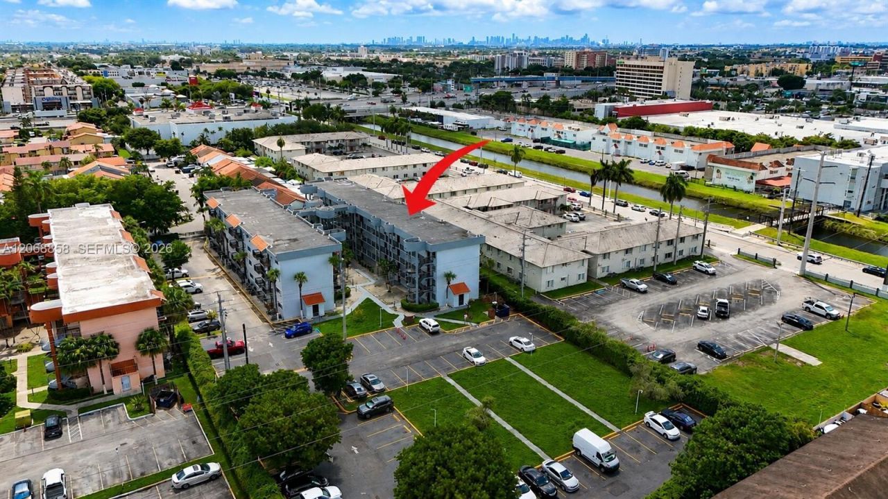 5290 W 21st Ct , Unit 304, Hialeah, FL 33016 Photo