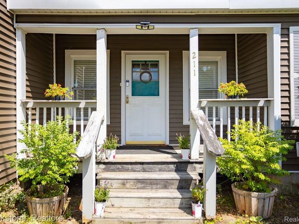 211 E Oregon Street, Lapeer, Mi 48446