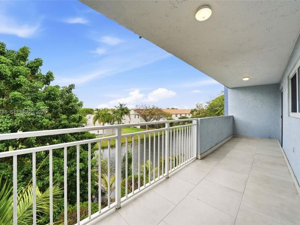 9375 Fontainebleau Blvd , Unit L301, Miami, FL 33172