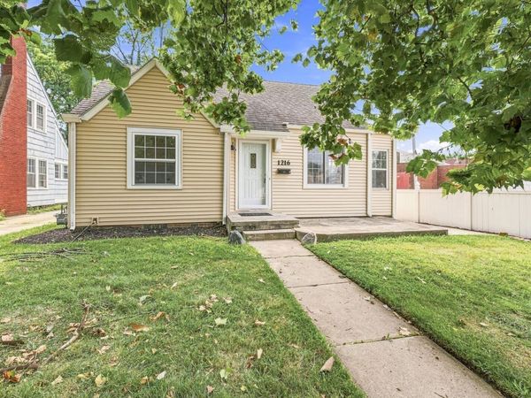 1216 Longfellow Avenue, South Bend, IN 46615