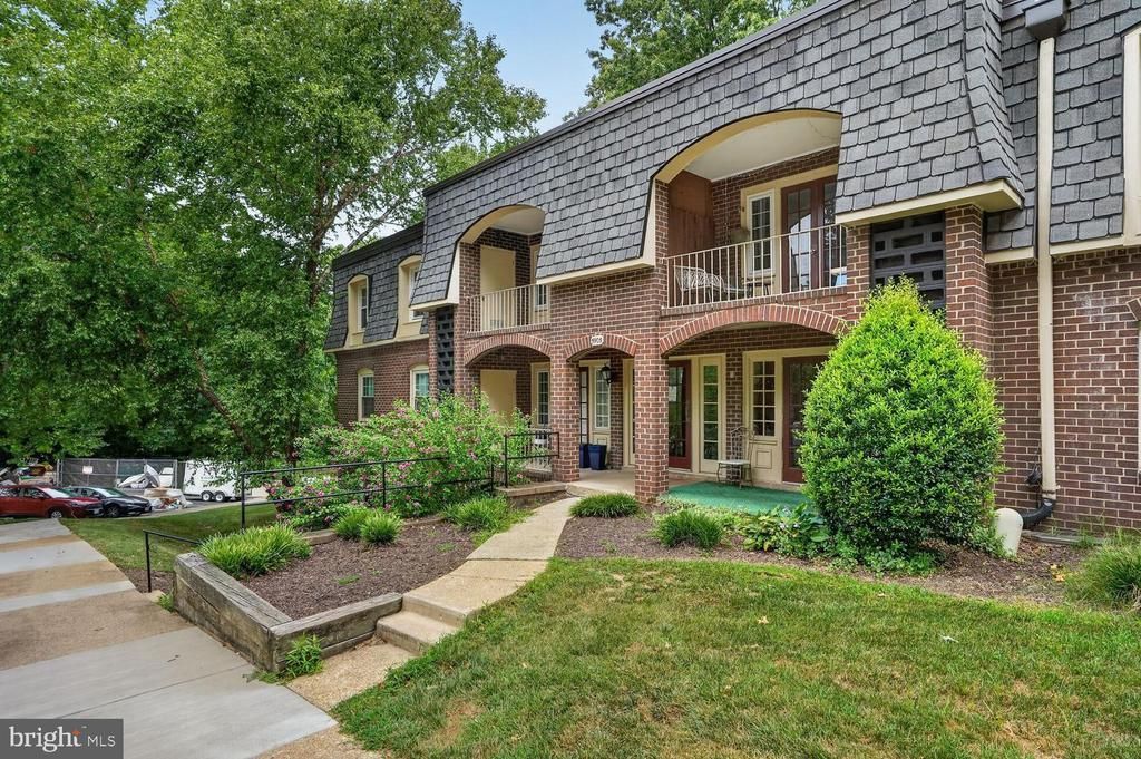 5905 E Noblestown Road, Unit E, Springfield, VA 22152 Main Photo