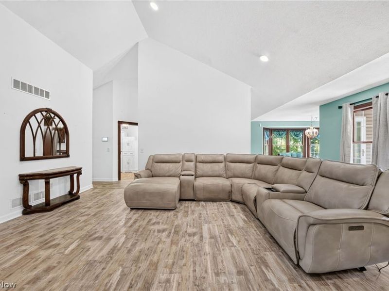 3948 Johnson Road, Norton, OH 44203 Photo 4