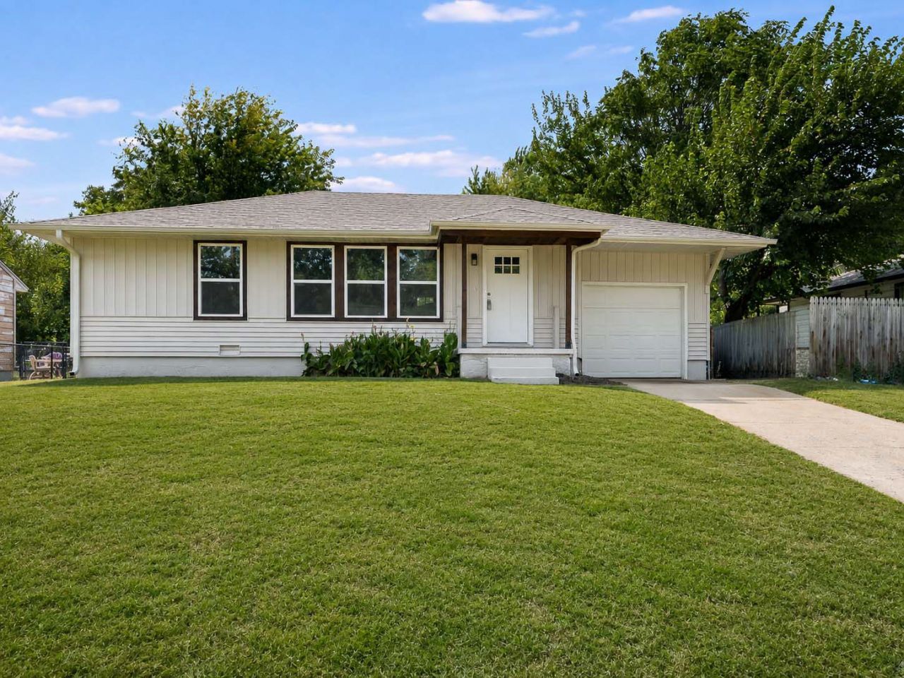 1584 N Knoxville Avenue, Tulsa, OK 74115 Main Photo