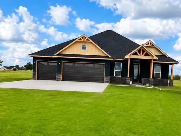 2442 Sierra Circle, Blanchard, OK 73010