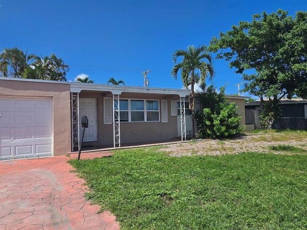 601 W Sample Rd , Deerfield Beach, FL 33064