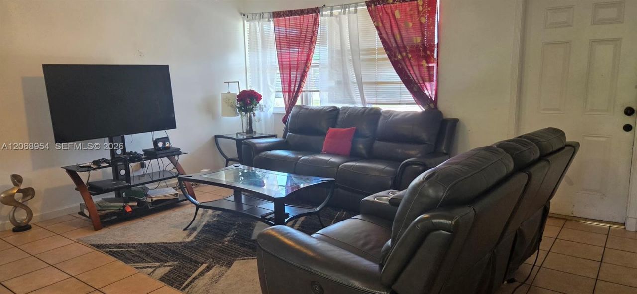 601 W Sample Rd , Deerfield Beach, FL 33064 Photo