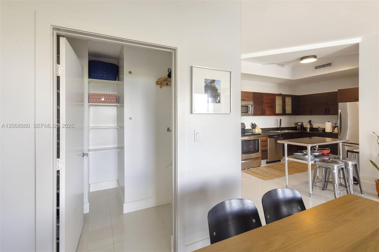 3250 Grand Ave , Unit 504, Miami, FL 33133 Photo