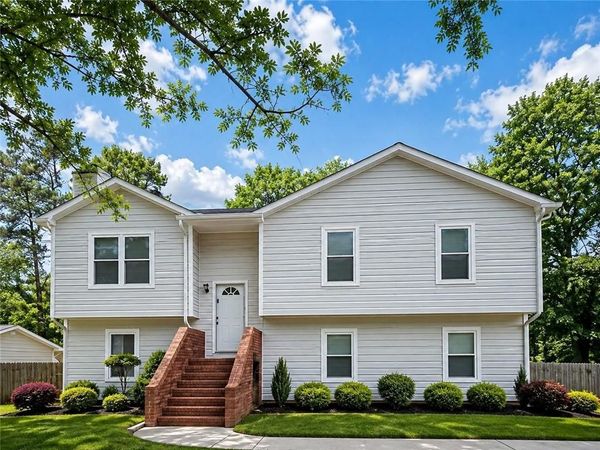 2061 Marshes Glenn Drive , Norcross, GA 30071