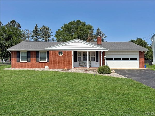 119 Longwood Drive, East Syracuse, NY 13057