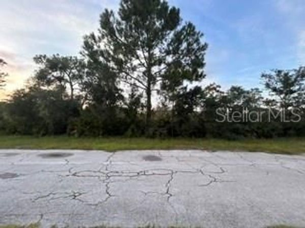 818 (BLK 131 LOT 9) BOUGAINVILLE DRIVE , INDIAN LAKE ESTATES, FL 33855
