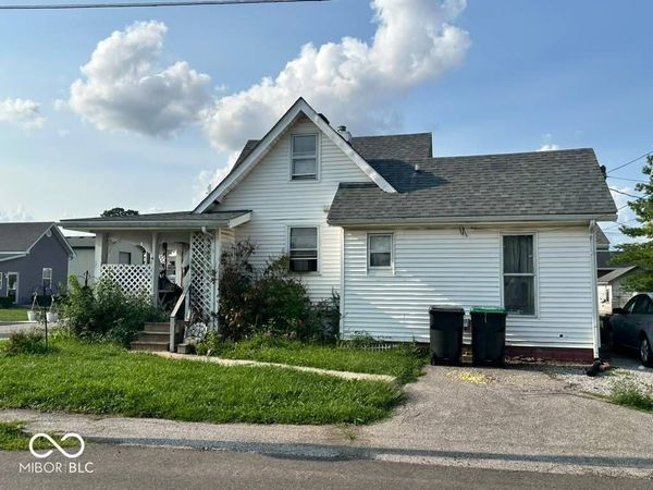 69 West Street , Whiteland, IN 46184