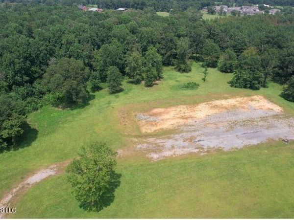 Highway 16 , Philadelphia, MS 39350