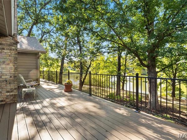 13238 Pinetree Lake Drive, Town and Country, MO 63017