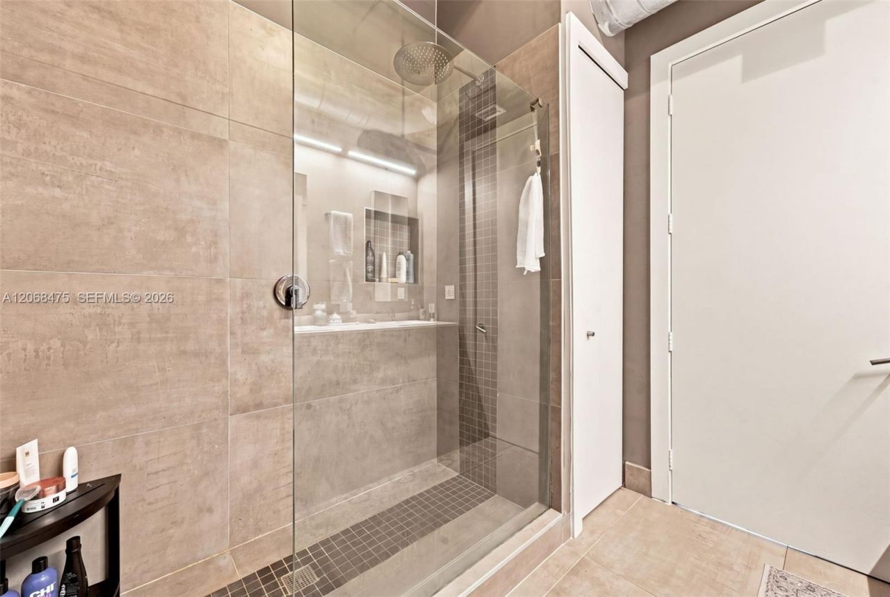 410 NW 1st Ave , Unit 202, Fort Lauderdale, FL 33301 Photo