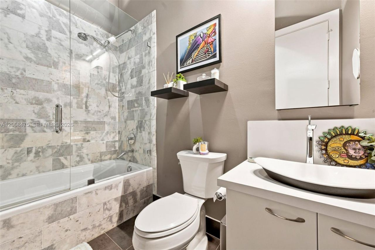 410 NW 1st Ave , Unit 202, Fort Lauderdale, FL 33301 Photo