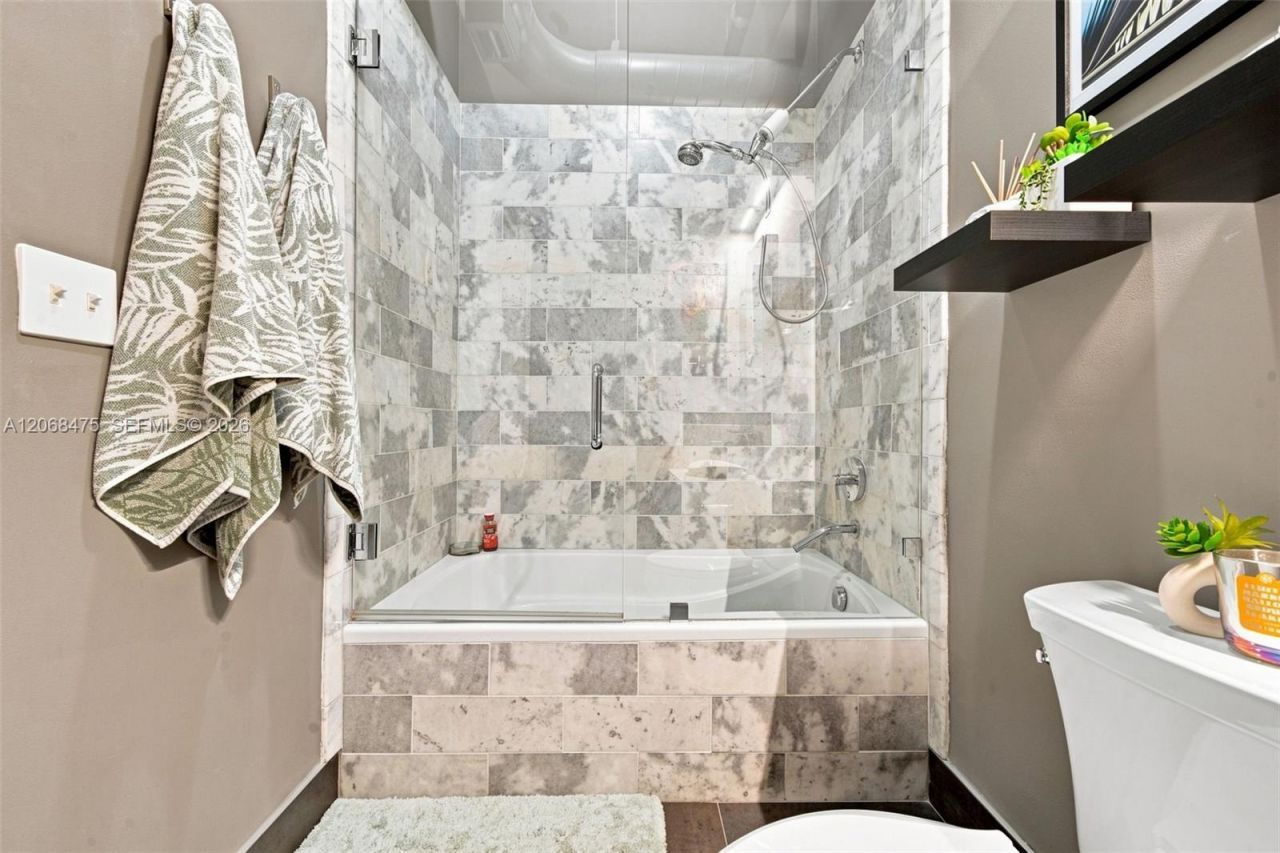 410 NW 1st Ave , Unit 202, Fort Lauderdale, FL 33301 Photo