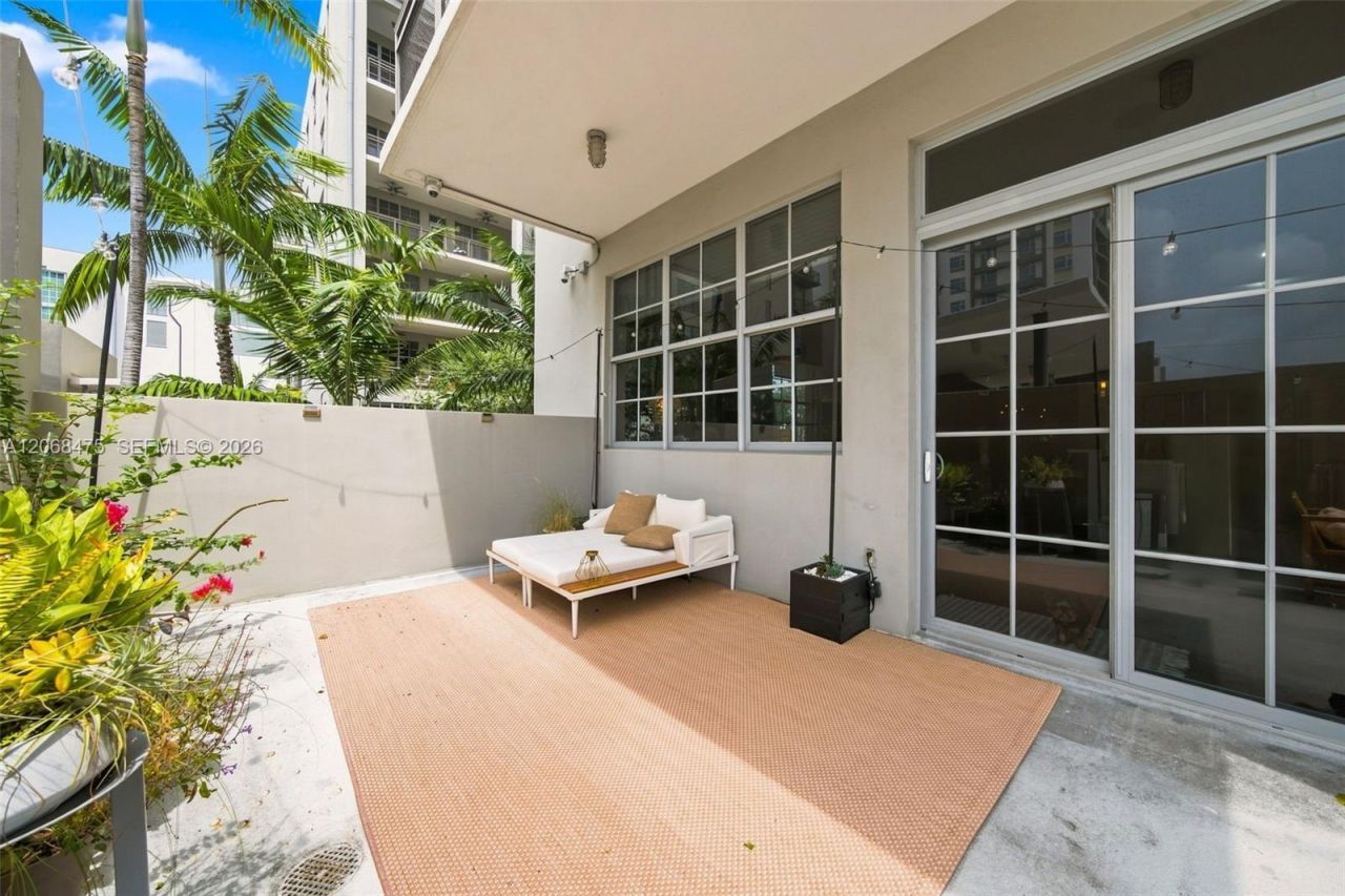410 NW 1st Ave , Unit 202, Fort Lauderdale, FL 33301 Photo