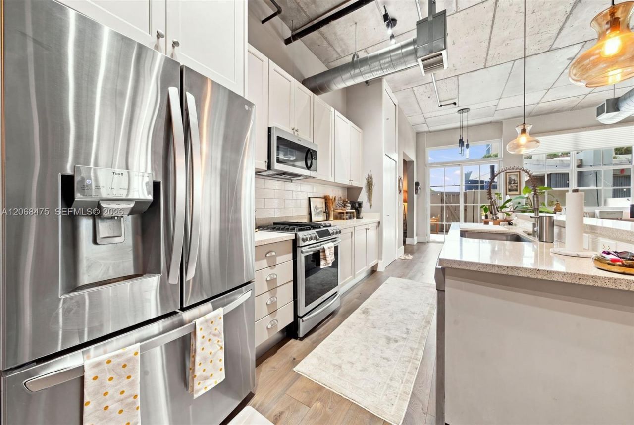 410 NW 1st Ave , Unit 202, Fort Lauderdale, FL 33301 Photo