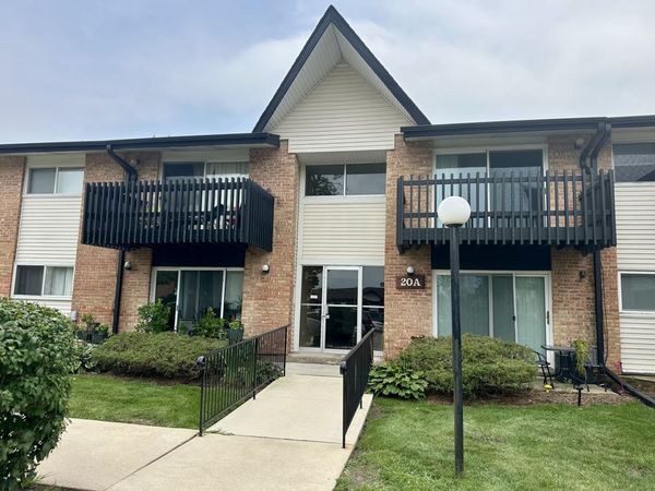20A Kingery Quarter Street , Unit 202, Willowbrook, IL 60527