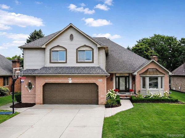 47130 Burning Tree Lane, Macomb Township, Mi 48044