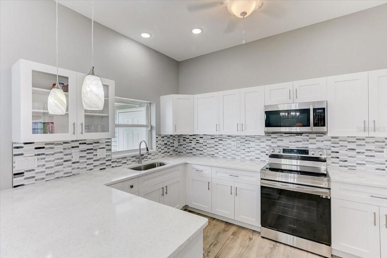 2424 Bay Drive, Unit 2424/2426, Bradenton, FL 34207 Photo