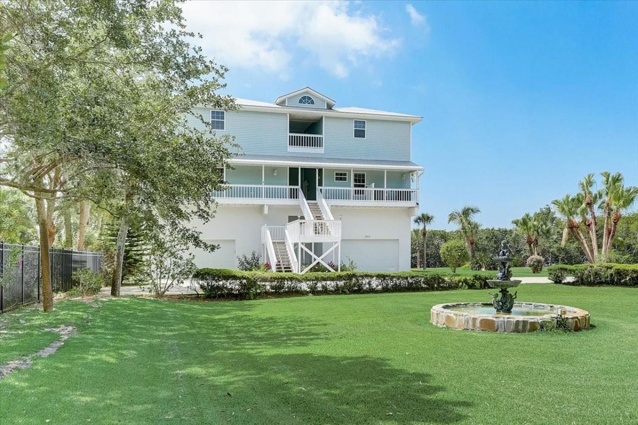 2424 Bay Drive, Unit 2424/2426, Bradenton, FL 34207 Photo