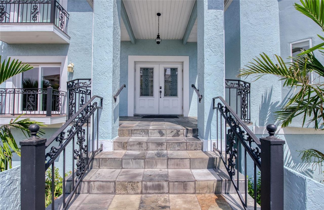 289 8th Avenue N, Tierra Verde, FL 33715 Photo