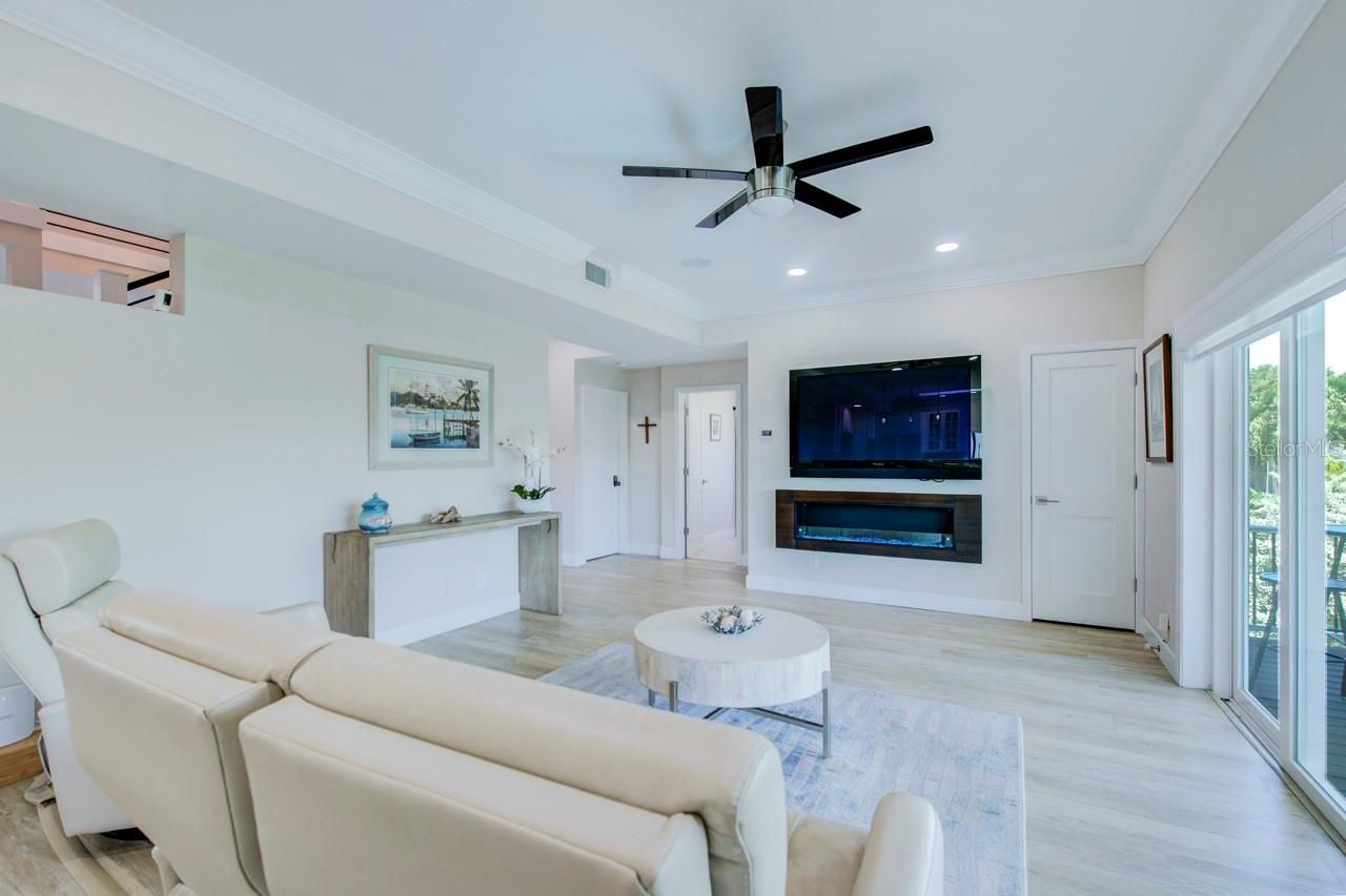 289 8th Avenue N, Tierra Verde, FL 33715 Photo