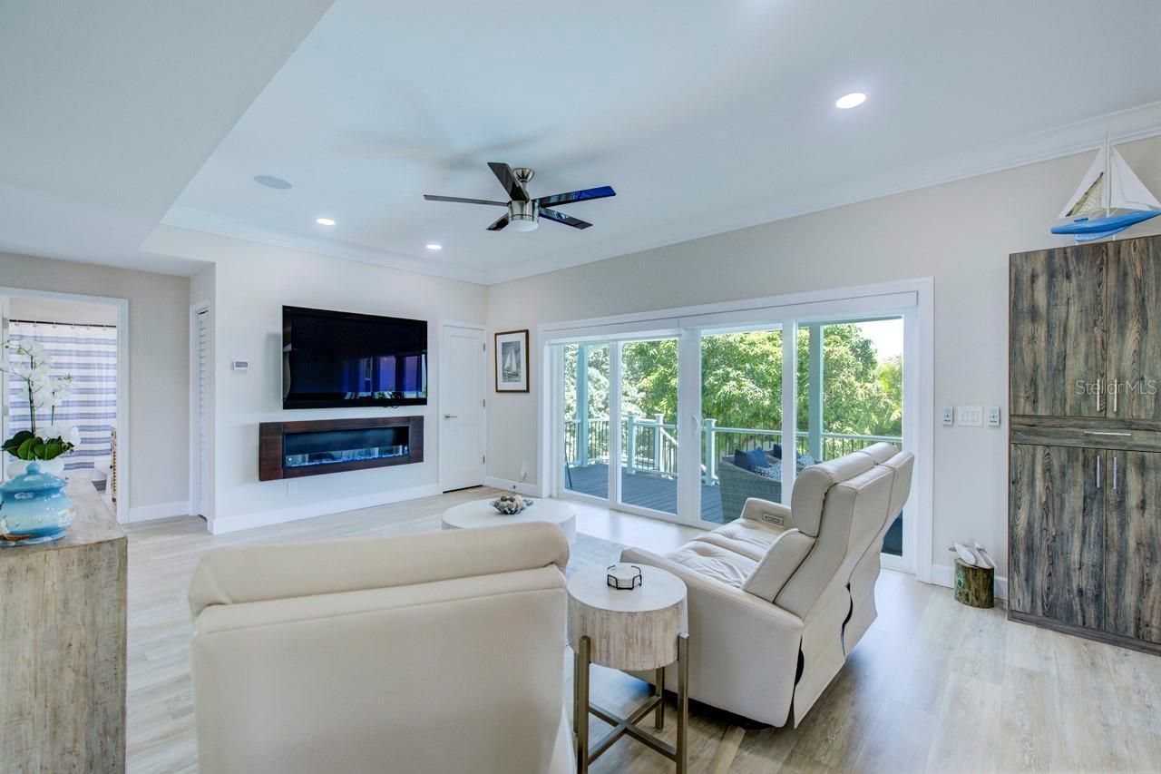 289 8th Avenue N, Tierra Verde, FL 33715 Photo