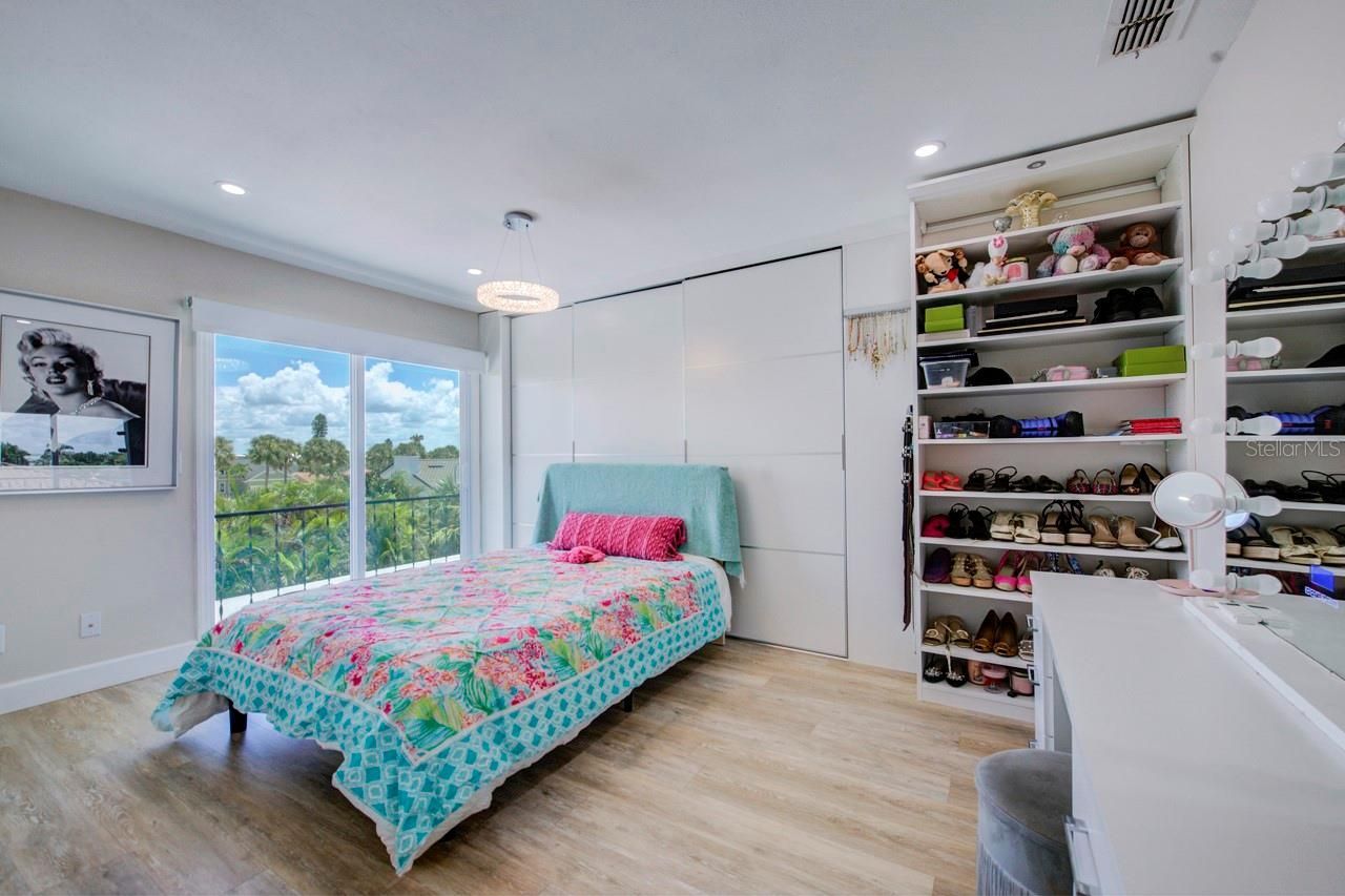 289 8th Avenue N, Tierra Verde, FL 33715 Photo