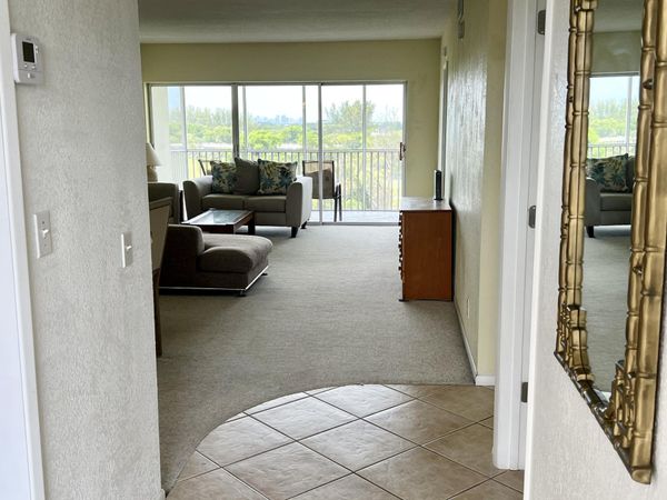 3000 N PALM AIRE Drive, Unit 603, Pompano Beach, FL 33069