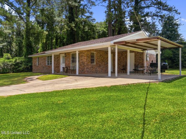 1329 Dan Street, Prentiss, MS 39474