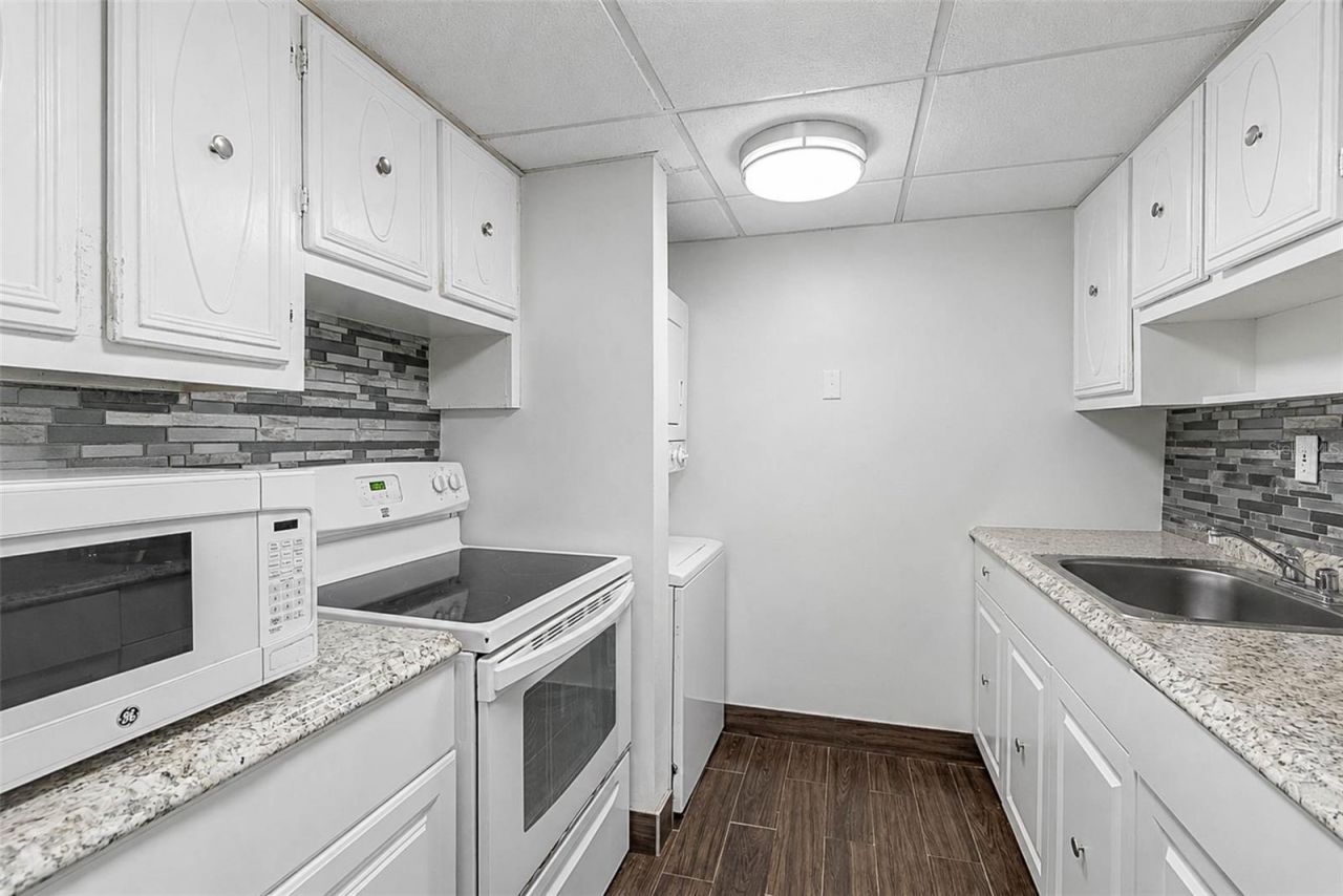 5055 NW 7th Street, Unit 112, Miami, FL 33126 Photo
