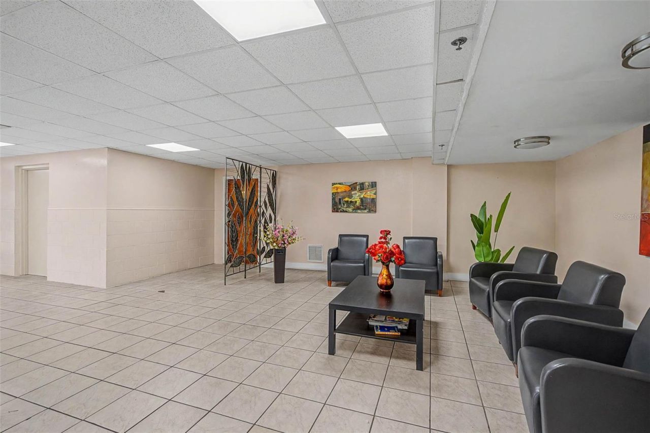 5055 NW 7th Street, Unit 112, Miami, FL 33126 Photo