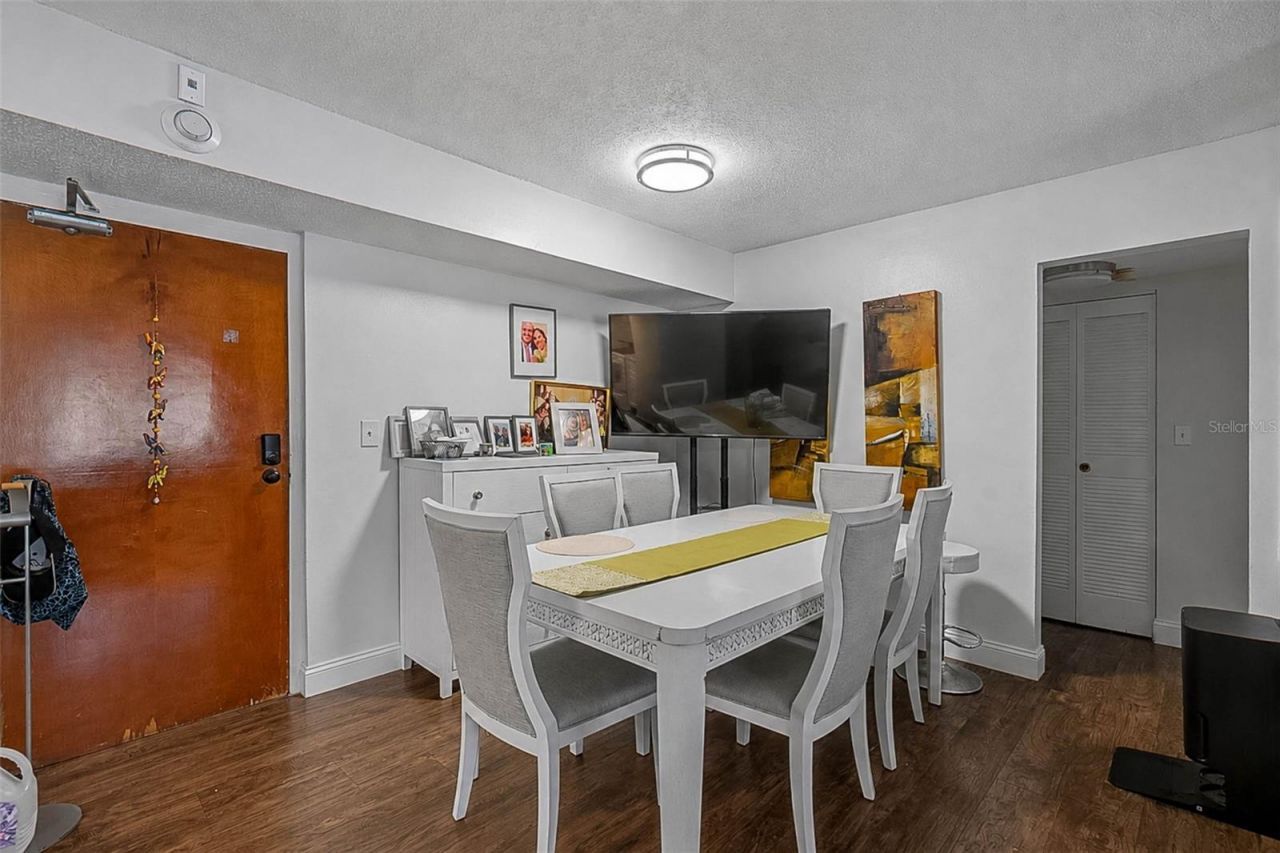 5055 NW 7th Street, Unit 112, Miami, FL 33126 Photo