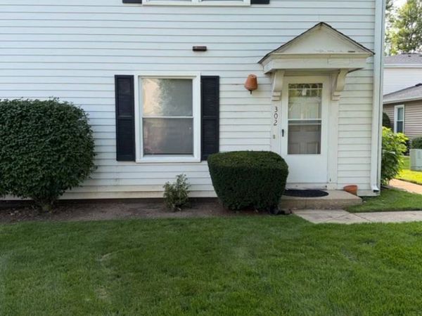 302 Creekside Drive , Vernon Hills, IL 60061