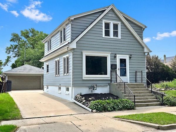 9609 W Grant STREET, West Allis, WI 53227