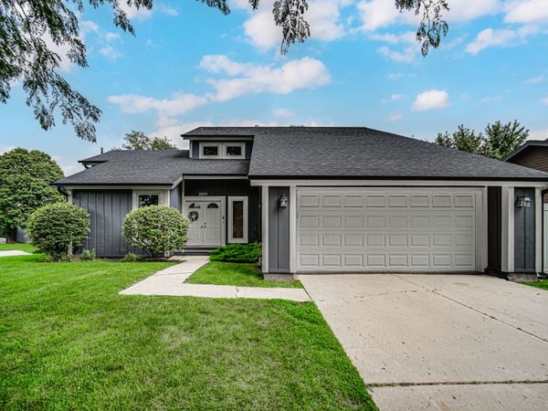 2075 Valley Creek Drive , Elgin, IL 60123