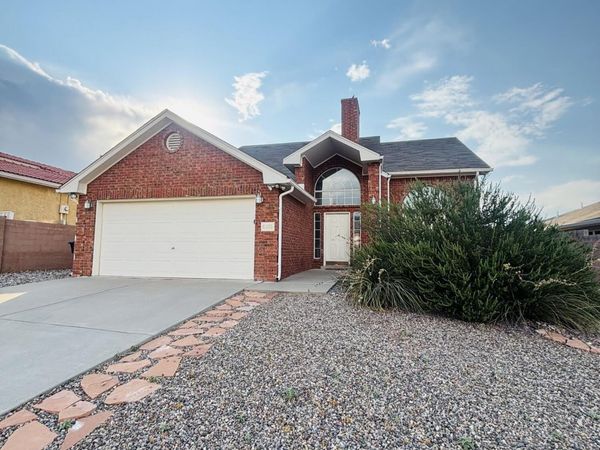 8305 Fairmont Drive NW, Albuquerque, NM 87120