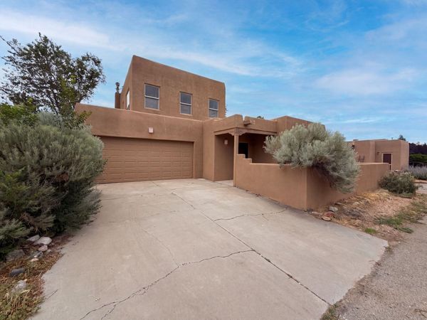 6605 Camino Rojo , Santa Fe, NM 87507
