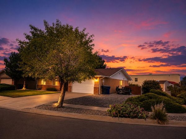 7404 Carson Trail NW, Albuquerque, NM 87120
