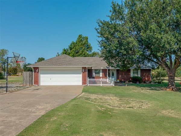 413 Summer Oaks Drive, Blanchard, OK 73010