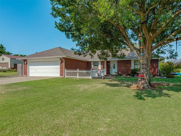 413 Summer Oaks Drive, Blanchard, OK 73010