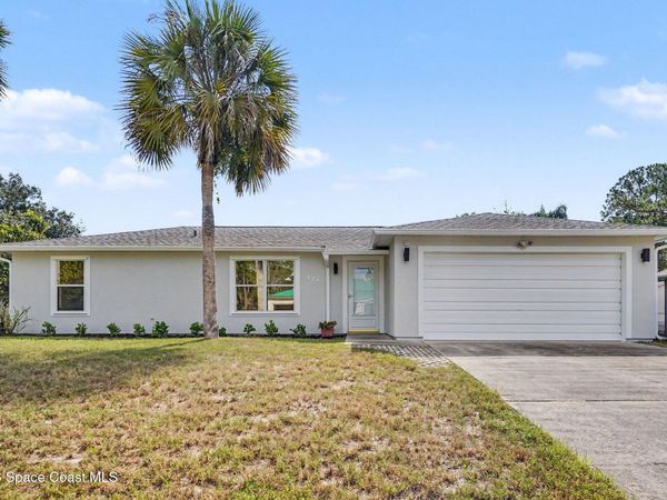 271 Mardi Gras Avenue NW, Palm Bay, FL 32907