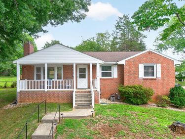 335 CAMELLIA DR, Charlottesville, VA 22903